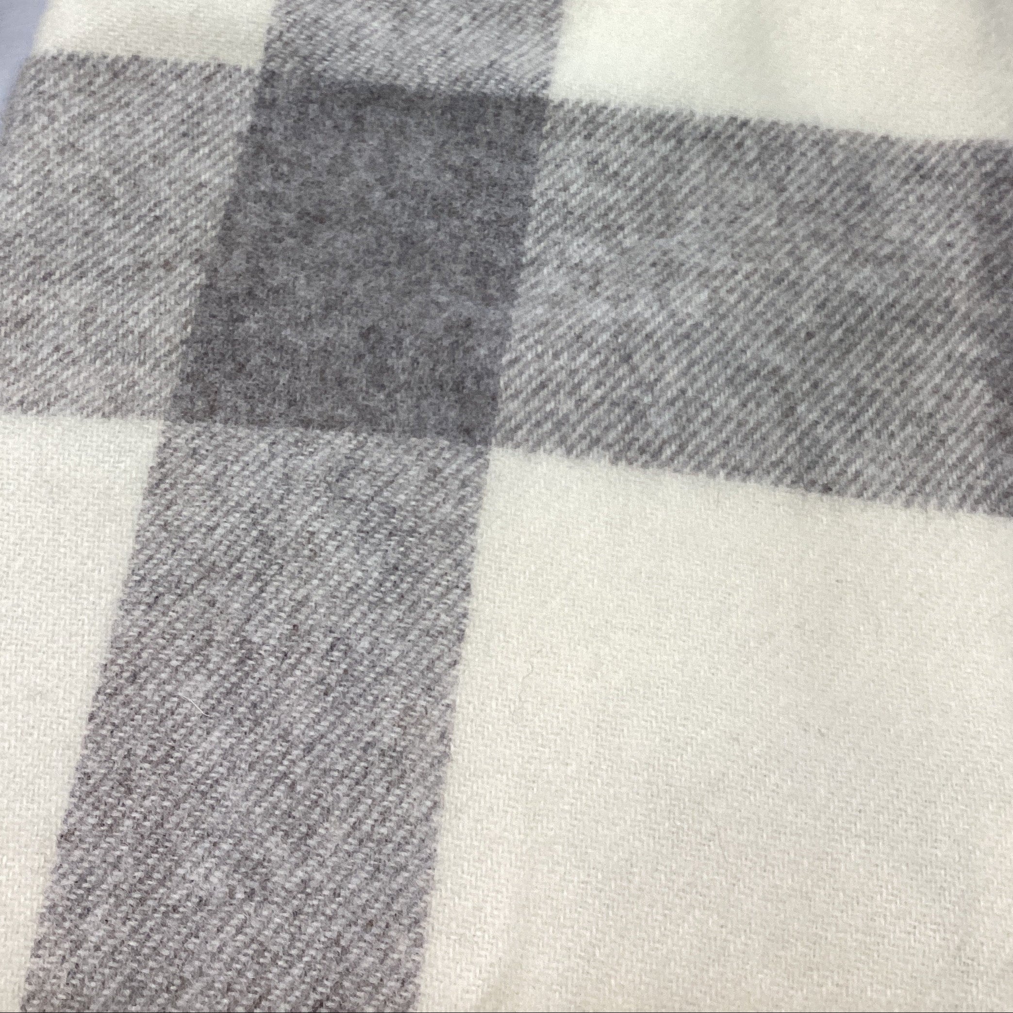Plaid in Pura Lana Vergine con frange  LANEROSSI - Nelson Grigio
