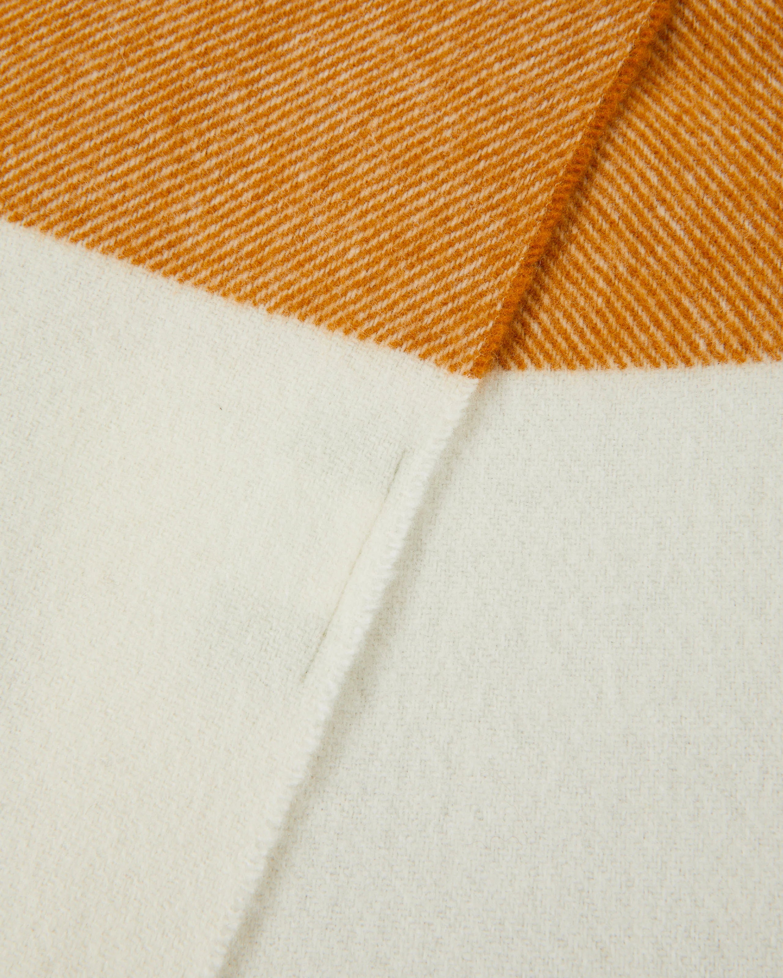 Plaid in Pura Lana Vergine GOTS con frange  LANEROSSI - Uruguay Caramello