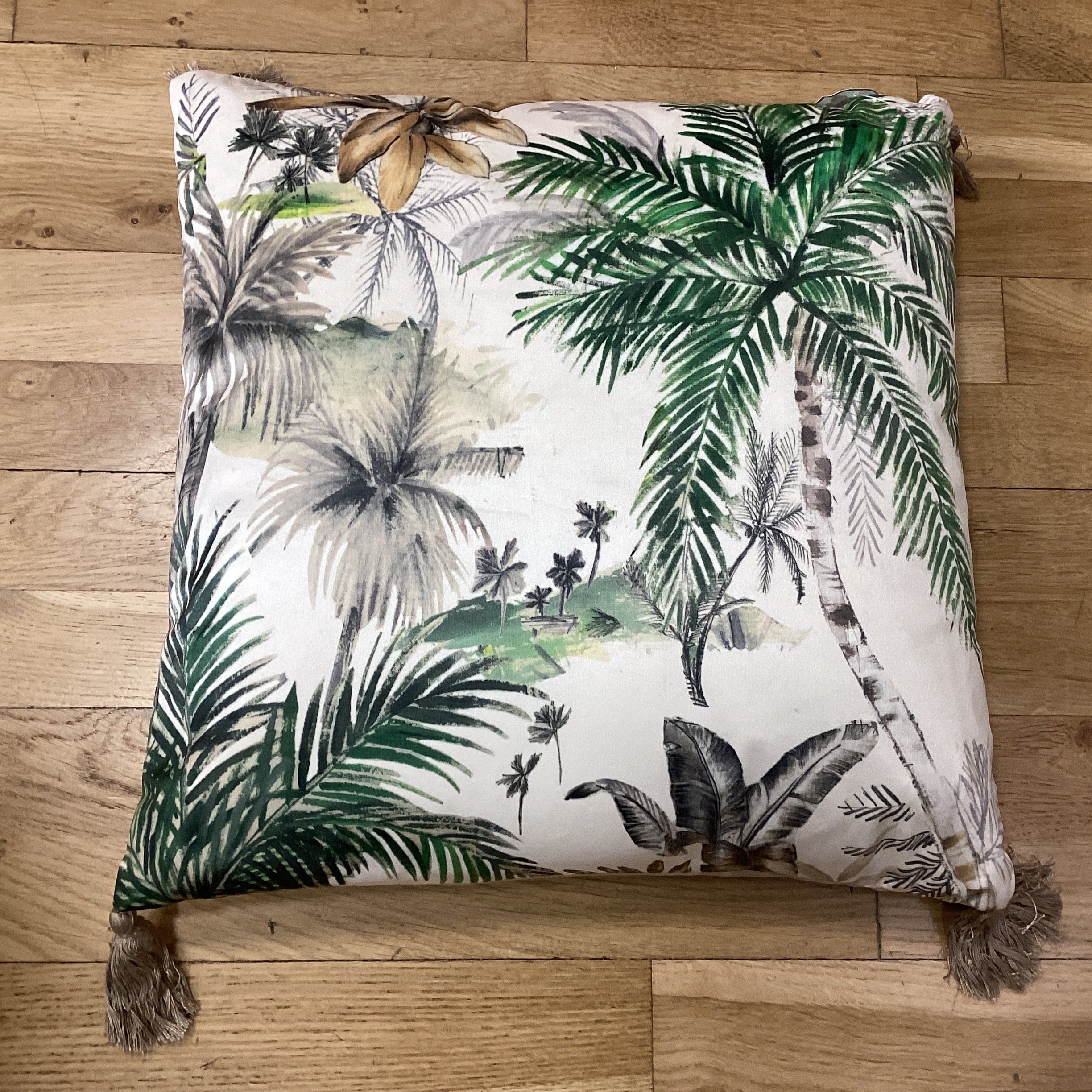 Cuscino in Velluto Stampato con Nappe BLANC MARICLO' - Tropicana