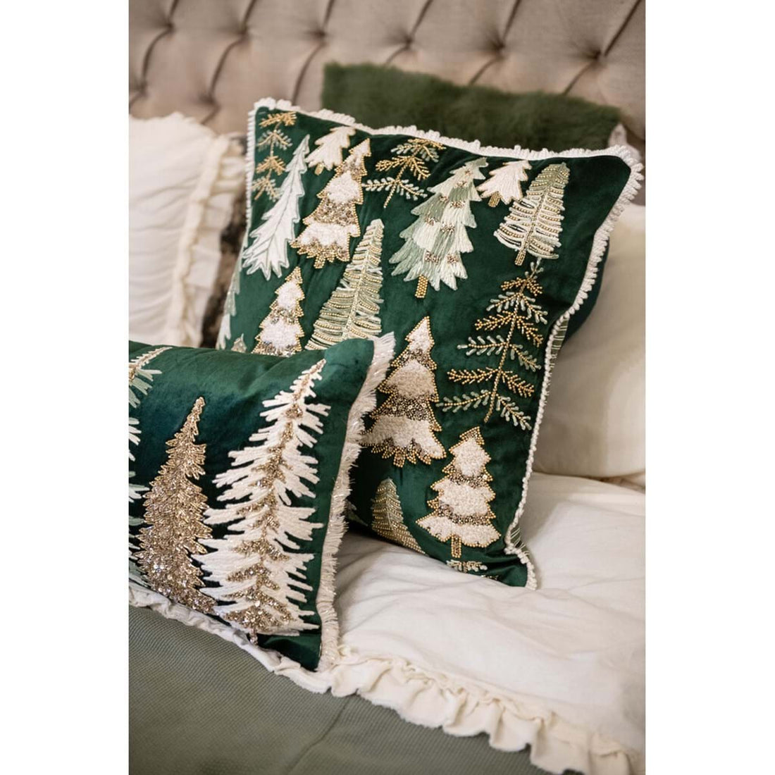 Cuscino Ricamato con applicazioni 50x50 BLANC MARICLO' - Abeti