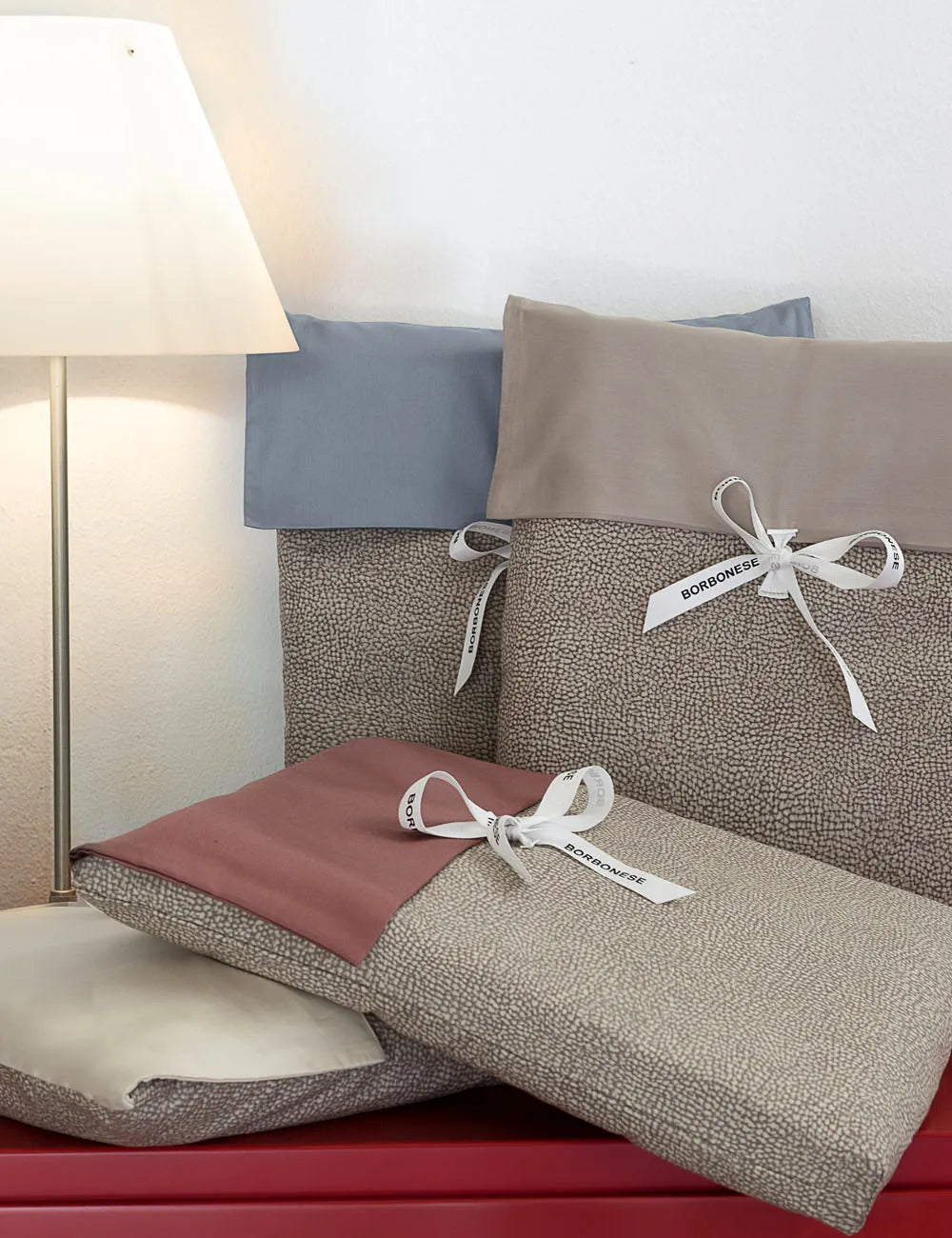 Set Di Lenzuola Carnaby Grey Per Letto 200x190/200 - 50% Cotone 50% Poliestere - Con Lenzuolo Con Angoli Fino A 30cm E 2 Federe
