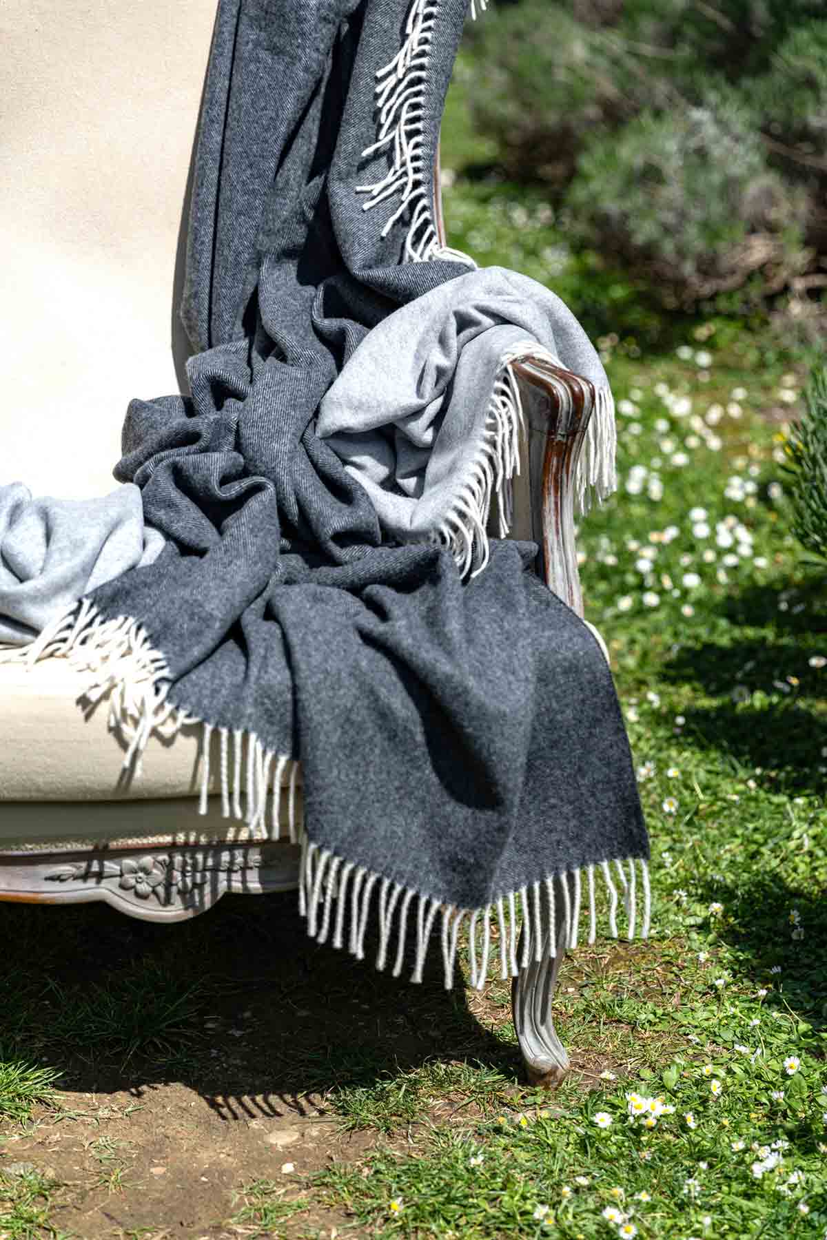 Plaid in Pura Lana Merinos extra fine con frange CECCHI E CECCHI - Scozia Bianco Avorio