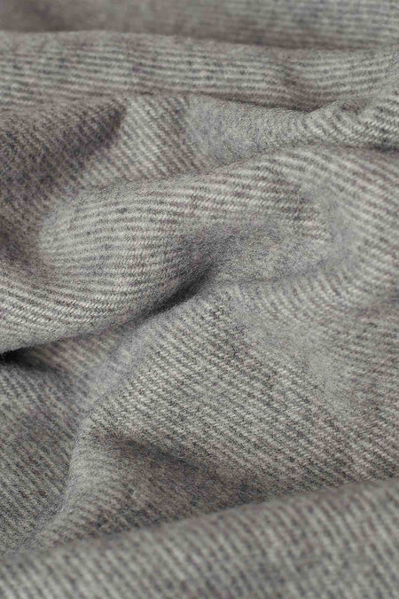 Plaid in Pura Lana Merinos extra fine con frange CECCHI E CECCHI - Scozia Perla