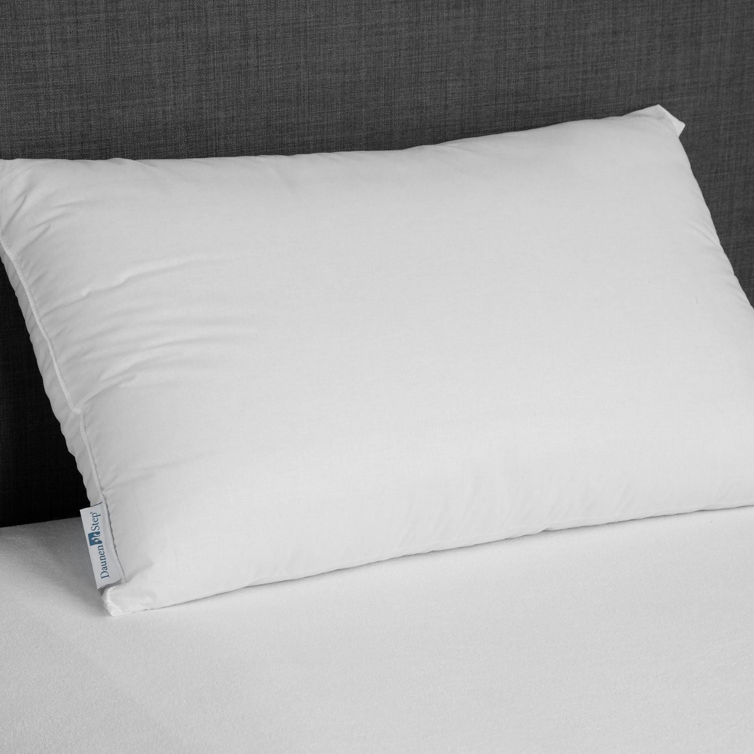 DAUNENSTEP Synthetic Fiber Pillow - Classic Anatomical 