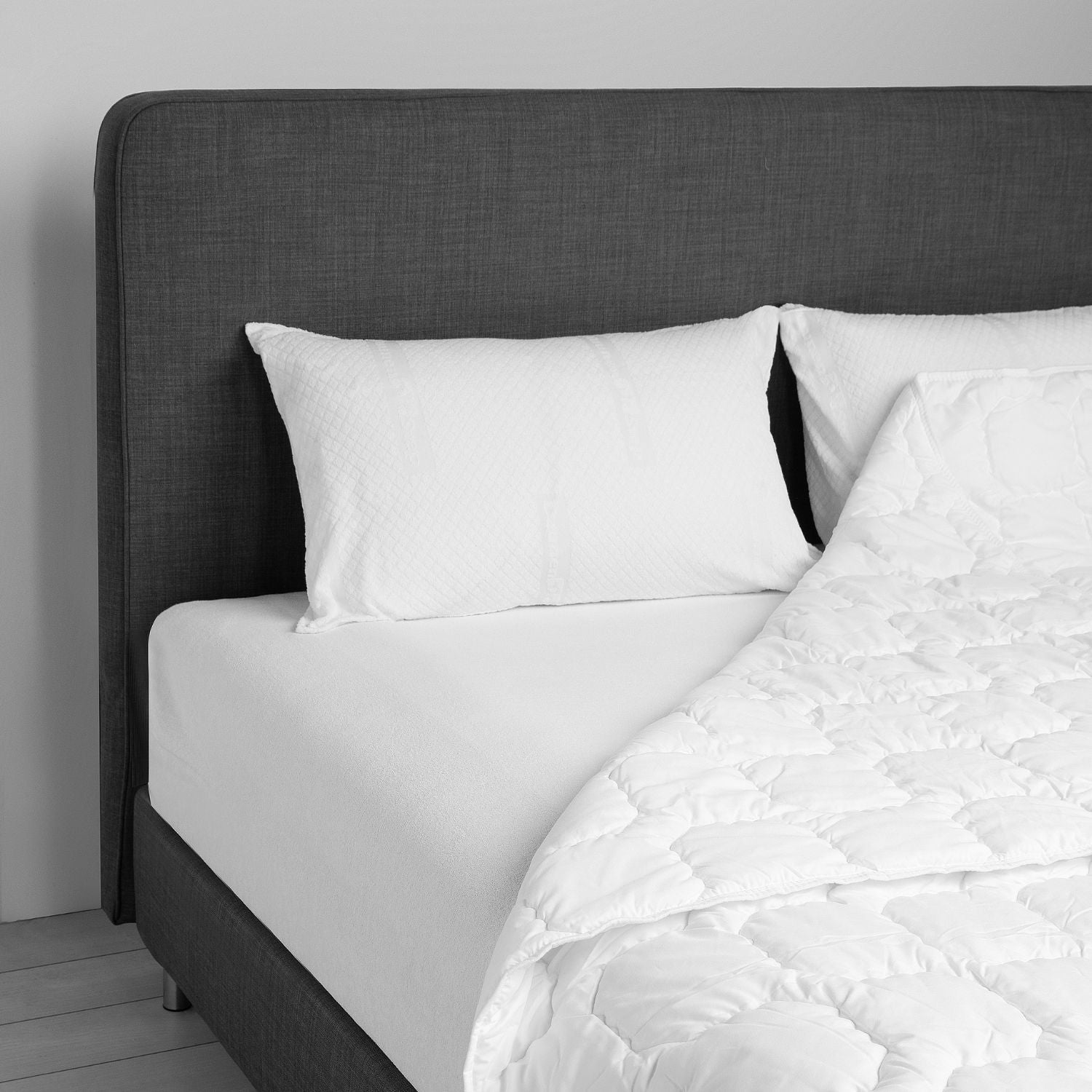 Pair of DAUNENSTEP Sponge Pillowcases - Care